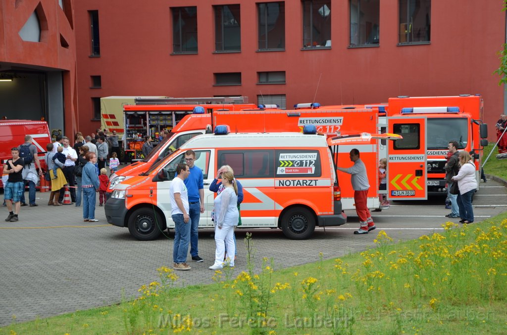 Tag der Offenen Tuer BF Koeln Weidenpesch Scheibenstr P102.JPG